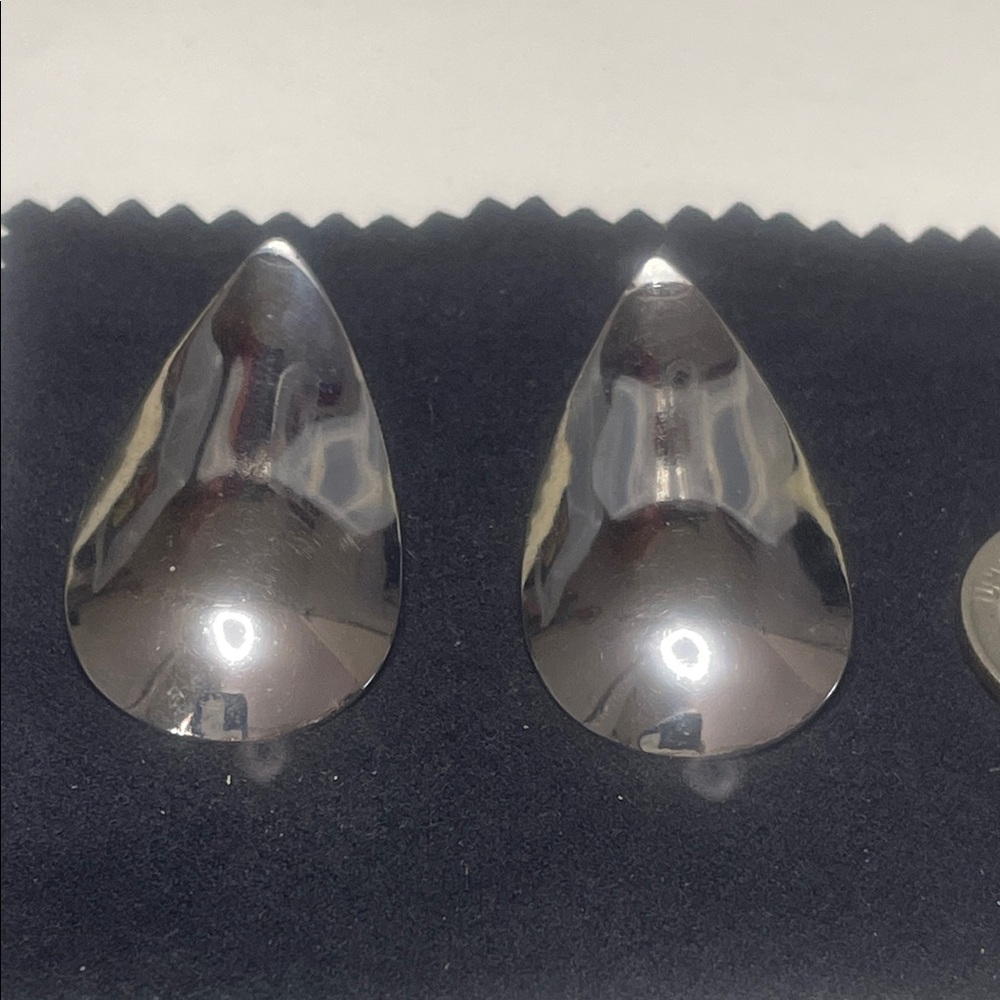 Costume Jewelry 2 for 15$ - Silver Teardrop Earrings - no marking